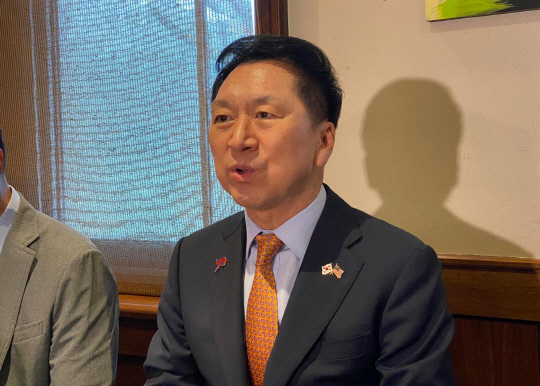 김기현 국민의힘 대표가 11일(현지시간) 미국 워싱턴DC에서 특파원 간담회를 하고 있다.<연합뉴스>